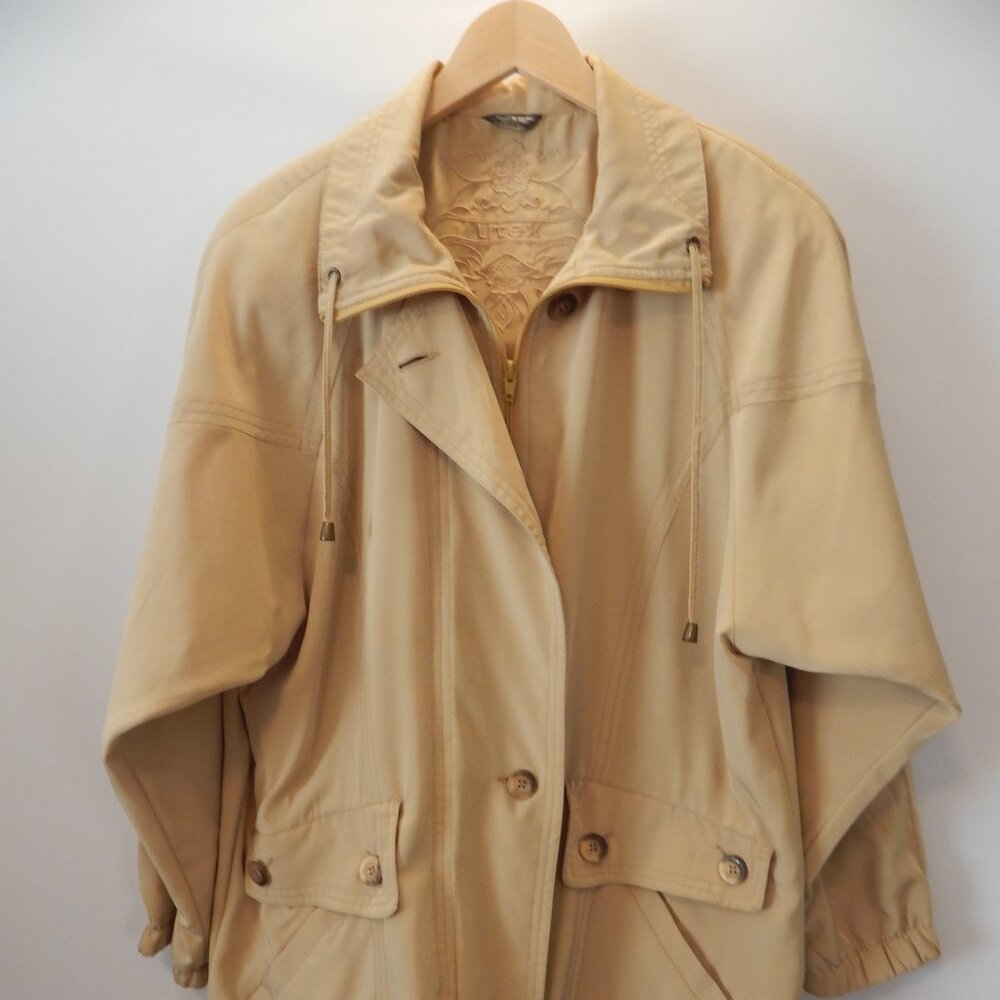 UTEX Rare Vintage Fully Lined Waterproof Trench Jacket Womans